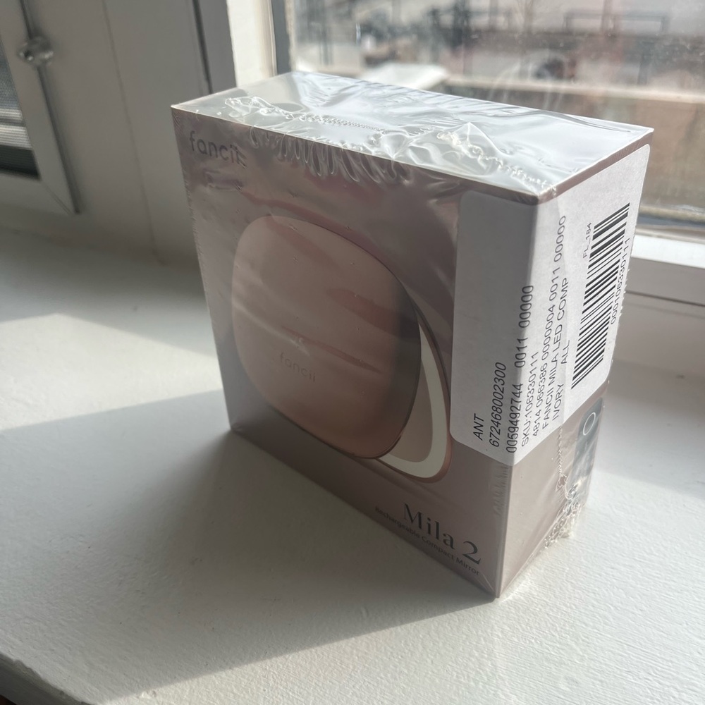 Fancii Mila 2 Rechargeable Compact Mirror - Ivory NWT